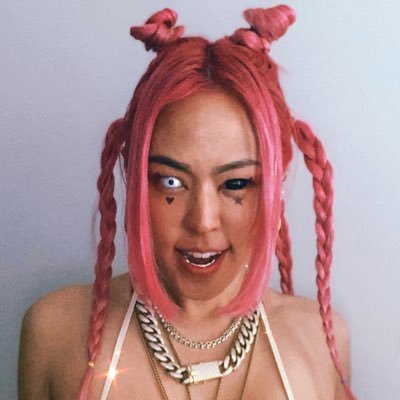 A former Hollywood commercial artist, now an alien designer 👽IG & tiktok: meowyoface