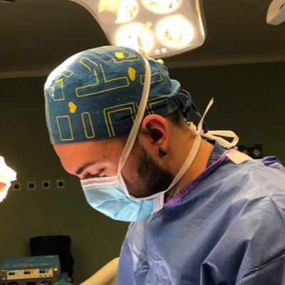 drjmartinfdez's profile picture. Neurocirugía. Música.