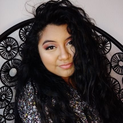 GabyV52's profile picture. 