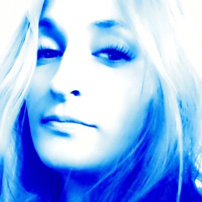 anaellepecourt's profile picture. 
