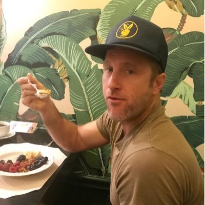#𝗗𝗮𝗻𝗻𝘆: “You’re a half-baked cookie. Soft. Gooey in the middle… That’s why I love you, babe.” 𓆸 「 ela/ele 」⇢ fan account