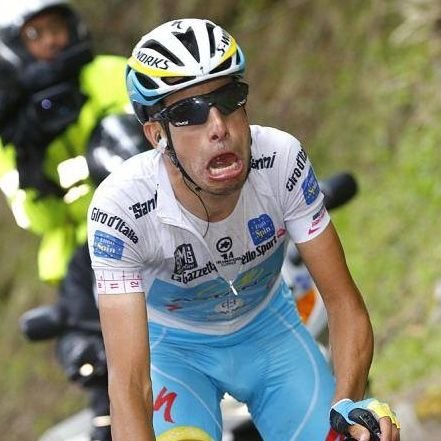 Sin gregarios no gano nada... Echo de menos la rueda de Mikel Landa 😥