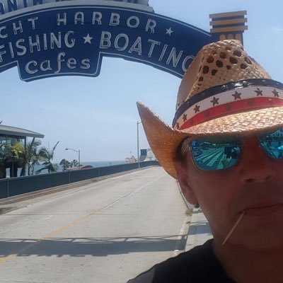 TheBruchmann's profile picture. Cave canem