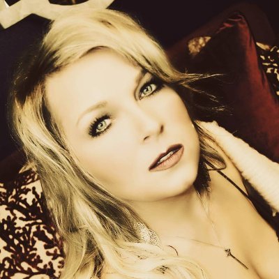 Weapons of choice are my pen & my voice♪ Owner & Radio Host @jococommunityradio @tuneinjoco.com ♥Follow on Spotify→ https://t.co/prmwCwgpIN @TiffieSleeves
