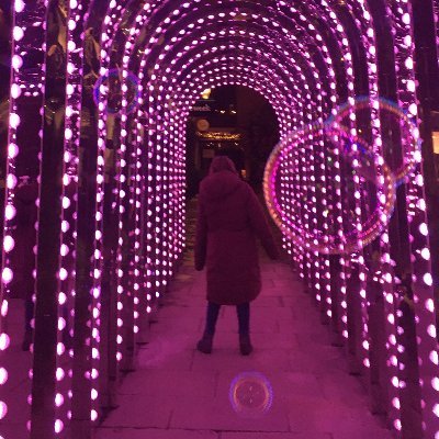 rayofthegarden's profile picture. Mother; Londoner; Wears a Smile, Singing and Forever Blowing Bubbles.