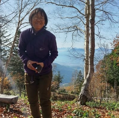 ☆山が好きで、神奈川から長野へ移住☆甲信越を中心に夫婦で山登りを楽しんでます🎶
☆2017年に大病して、今は低山メイン。高山は初級レベルでゆる〜く登ってます🌄☆鳥、植物、昆虫、苔、地衣類、空などに惹かれて、寄り道ばかり🐦🌱🦗🍄🐾
#トレッキング #登山 #低山ハイク