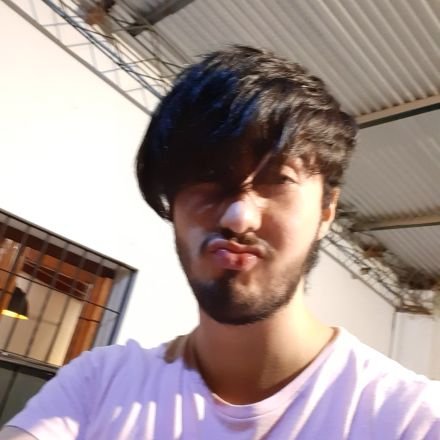 Escucha ''jugar'' y sale el nini con sus juegos de mesa 🎲🧩
Reposado en mi nube de pedo 🤏🏼