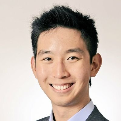 平松賢治 シェークスピアの戯曲 ハムレット の舞台エルシノア城のモデルとしても登場した名城クロンボー城 右の画像は国難に際して眠りから覚めて立ち上がる伝説の英雄ホルガー ダンスクの像 デンマーク 平松賢治 シェークスピアの戯曲 ハムレット の舞台エルシノア城のモデルとしても登場した名城クロンボー城 右の画像は国難に際して眠りから覚めて立ち上がる伝説の英雄ホルガー ダンスクの像 デンマーク