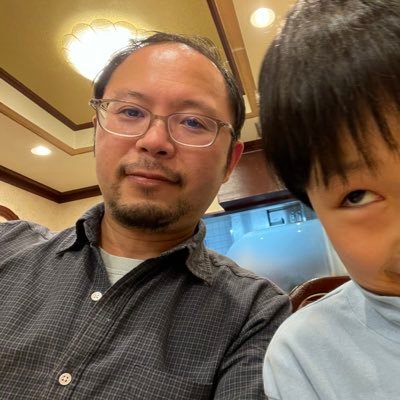 bookon's profile picture. きのこと樹皮と苔が好きです。