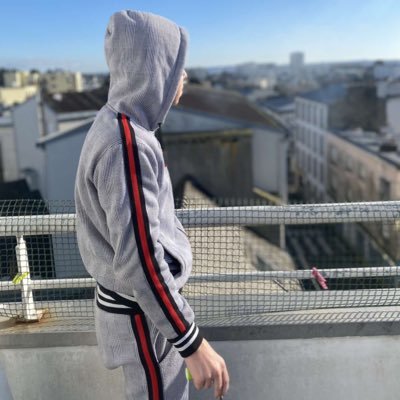 Rappeur ça vient du 29200 insta https://t.co/L8no0bPzbN 2260 abo et ytb Elm.offi