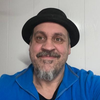 FrankRavna's profile picture. Byggmester
Adjunkt
Arbeidsnarkoman
Entreprenør
Ingeniør
Programmerer
Gründer
Grunnlegger av BMTF
Motorsyklist
Snakker ofte rett fra levra og misliker jattere