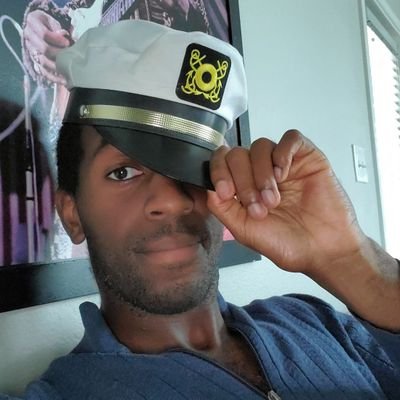 Hi! I make Tik Tok dance videos and talk about nerdy stuff! 👋🏿 
Tik Tok: thatdancermoses
18+ NSFW Twitter: greysweatpant12