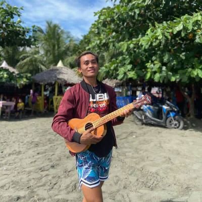 EmzsyI's profile picture. god will make me happy