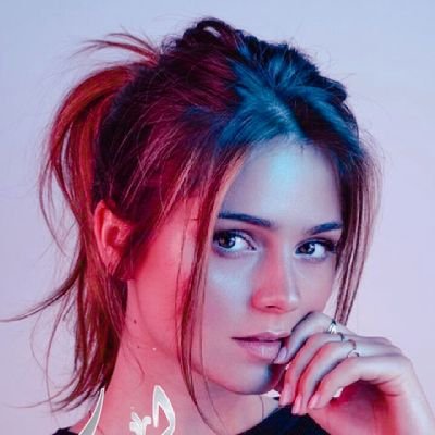 تمسڪ بـ الأمل 🌸
مهمآ ڪآن حلمگ مستحيل 💕...
وإهمس لـ قلبگ ❤ ..
ان اللــه عـلى ڪل شيء قدير👌
❤️ زملكاويه وافتخر❤️🏹🏹🇦🇹🇦🇹