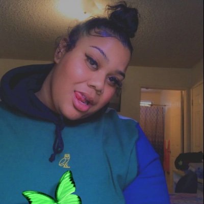 dessalinamarie's profile picture. the one & only 😛.