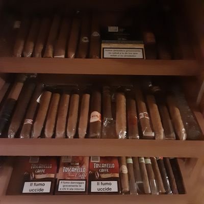 Cigar enthusiast/hiker/IT guy

Live life before it kills you