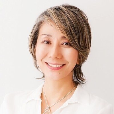 MatsuoNarumi's profile picture. 🌹望む結果に繋がるプロフィール写真家 🌹ヒプノセラピスト🌹メンタルカウンセラー・ヒーラー🌹著者