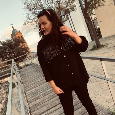 En el cielo soy tormenta y en el cuento Cenicienta Estudiante de doblaje y Arte Dramático Cantante en lagramolashow