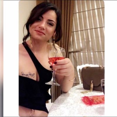 EceAlmc's profile picture. 