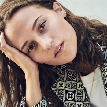 Louis Vuitton on X: The energy of #AliciaVikander. The Oscar