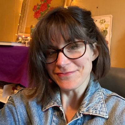 Linguistic/sociocultural anthropologist; higher ed, language, music, food. Latinx. Director of Qualitative Research for @rhbinformed. Tweets my own.