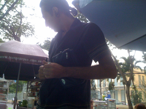 wr_d13_sees_b12's profile picture. Empty laughs and mighty Cries.

Blue light.

http://t.co/ETyBxtTK7e