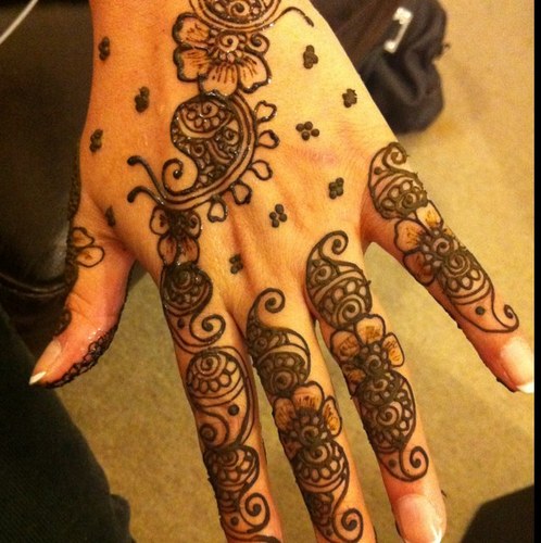 SimritMehndi's profile picture. Freelance Mehndi Artist available for bookings - Sangeet Nights, Bridal & Corporate Event. Add me on my Facebook page: Simrit Sandhu Mehndi Artist.