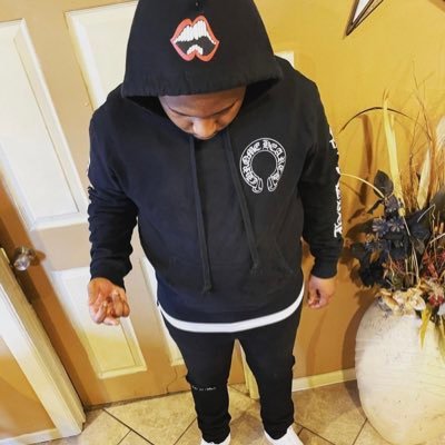 Young Niga Old Soul I Den Been Up I Den Been Down I Go Threw The Motions 🖤🦾🦅