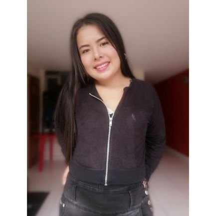 LauraDanielaa22's profile picture. Instagram: @DANIELAROBAYO22. 🙊