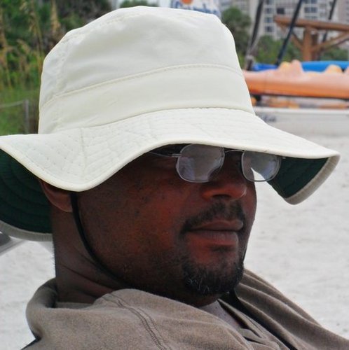 claude128's profile picture. New to twitter. Lookin for some android love.