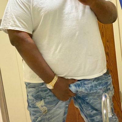 Certified MUNCH, Pussy eating specialist. Lay down and tell me about your day