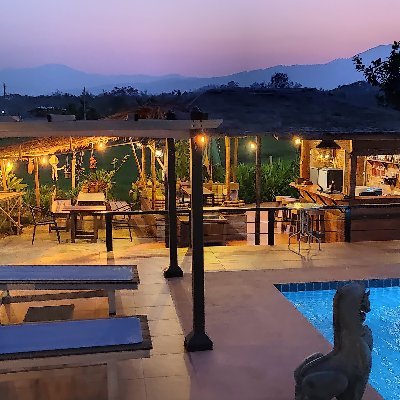 Beautiful hotel, set in the countryside 21km North of Chiang Mai. On the edge of the sleepy village of Huai Sai and surrounded by nature.🛌👩🍳🍻🇹🇭