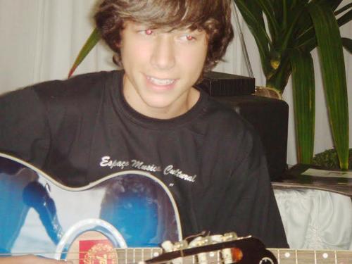 leo_tlopes's profile picture. 