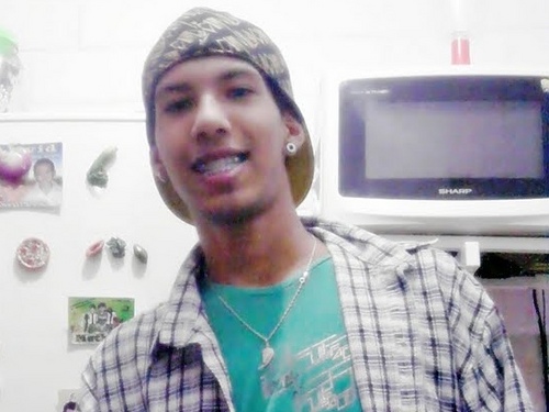Para que levar a vida tão a sério, se a vida é uma alucinante aventura da qual jamais sairemos vivos.