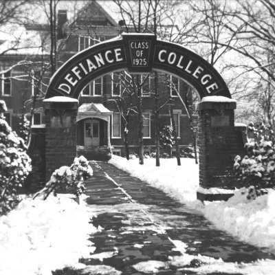 @DefianceCollege Alumni/ae & Friends
Tweets by the DC Office of Institutional Advancement
Text @defiance to 52014 to support your Yellow Jackets!