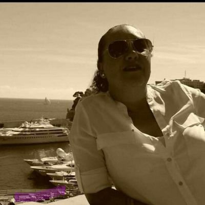 Mazatleca ahora viviendo en Vallarta,amo los animales,viajar,golf,el cine,los museos y la buena vida!