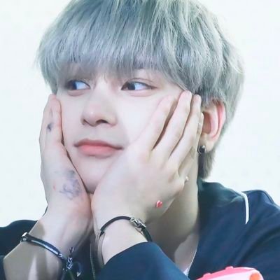Unreal/1999┊#⃞LEEHANGYUL • A man who born with talents. Part of X1, H&D, BAE173. Might be funny, but bet he will drop your jaw directly with his dance move.