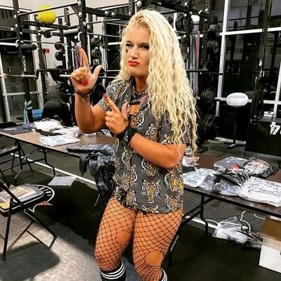 Primeira fonte de noticias sobre a lutadora neozelandesa Toni Storm.