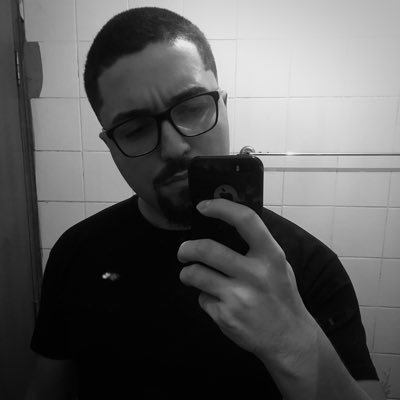Faço uns video, e tiro umas fotos...... Basicamente este sou eu