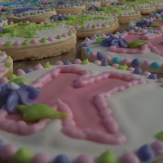 sherylsmarshmal's profile picture. Wife, mother, Nana who loves to create cakes.  Follow my antics on http://t.co/Q17vHjUdNk  I garden.  I cook.  I eat!