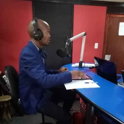 Life Coach & NLP Practitioner | Motivational Speaker 🎙️ Book 📚 Lover #Prayerfulman🙏 Passionate In Speaking The Truth & Sharing Wisdom.
