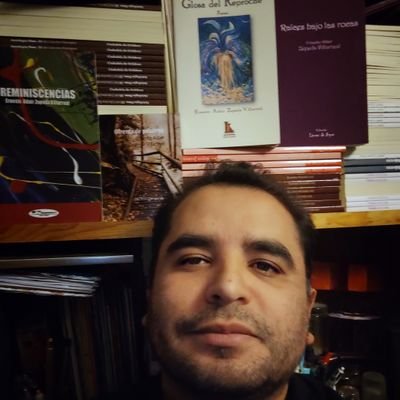 Escribidor, investigador y a veces mago.

IG: Adarkir
FB: Ediciones Ave Azul

#EdicionesAveAzul
#ColectivoEntrópico
#Texcoco