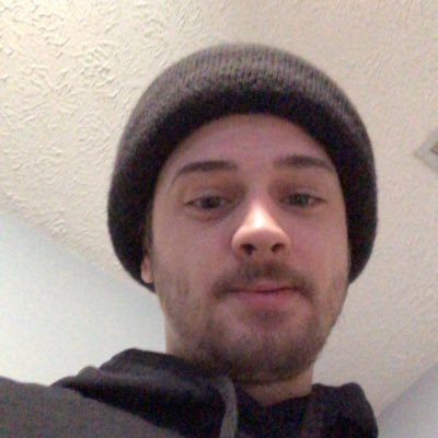 YSLKiNGSLiMe's profile picture. 