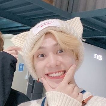สมัครแอคนี้มาปล่อยการ์ดกับบั้มคร่ะ ตอนนี้พี่ร้อนเงินน่ะแอนนา พอจะมีซักสองร้อยมั้ย | #donkeyreview
🛒💌🌷❄️🌈🐴