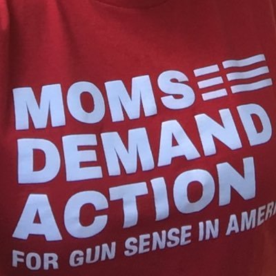 Hoosier Mother, volunteer w/ @MomsDemand & https://t.co/JSq3W5Ja95. All opinions are my own.  She/her