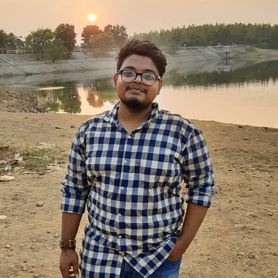 KarmakarShovik's profile picture. যন্ত্রনা প্রজাতির ছেলে ।।