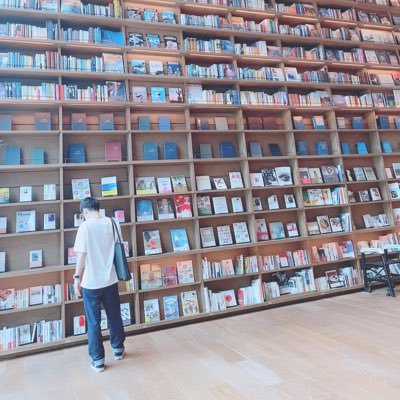 kazu56_'s profile picture. 25歳 職業:SE&PG 京都府 /🔰2020年4月1日投資開始/積立NISA/米国株/独学でプログラミング学習/1週間に1ブログ/【月1万円稼ぐのを目標】/🍽カフェ巡りお店開拓中→京都のカフェはお任せ下さい/大学までバスケ/全スポーツするのも観るのも好きです/よろしくお願いします🙇‍♂️