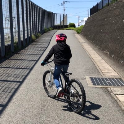 東に箱根山、北に富士山、南に伊豆半島、西に駿河湾。自転車乗るには素晴らしい環境!だがしかし、zwiftがメインです。外を走るのは息子とポタリングか殆ど。しばらく自転車から遠ざかってましたが再開