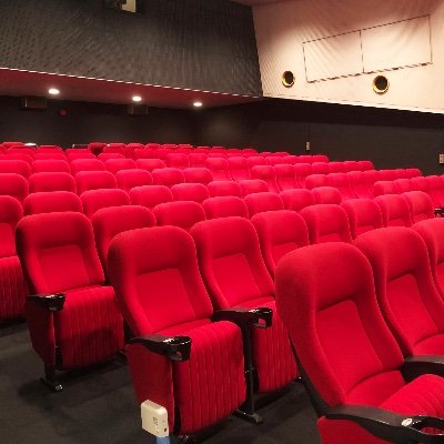 映画館シネマイーラ(@cinemae_ra)スタッフのユリとホンダです。館内のお知らせや映画の紹介など。