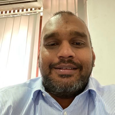 de_dinuk's profile picture. 